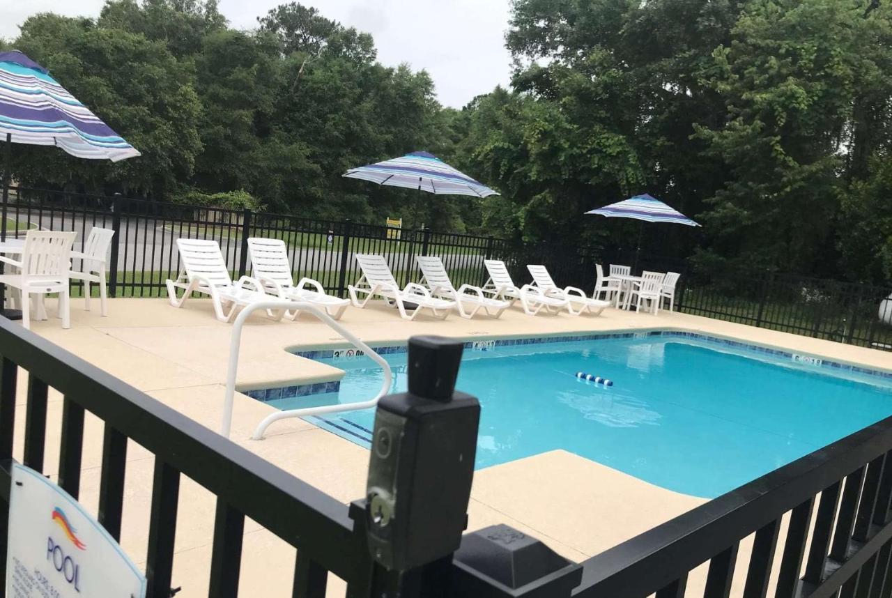 Baymont By Wyndham Lake Park Valdosta I75 Экстерьер фото